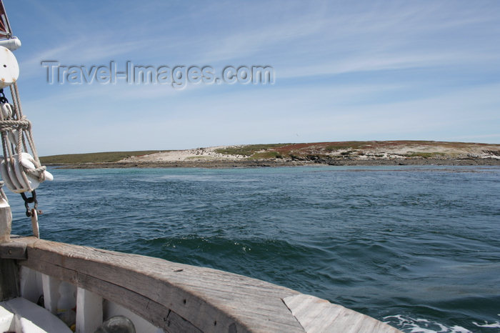 falkland49: Falkland islands - East Falkland - Salvador - the coast - sailing - photo by Christophe Breschi - (c) Travel-Images.com - Stock Photography agency - Image Bank