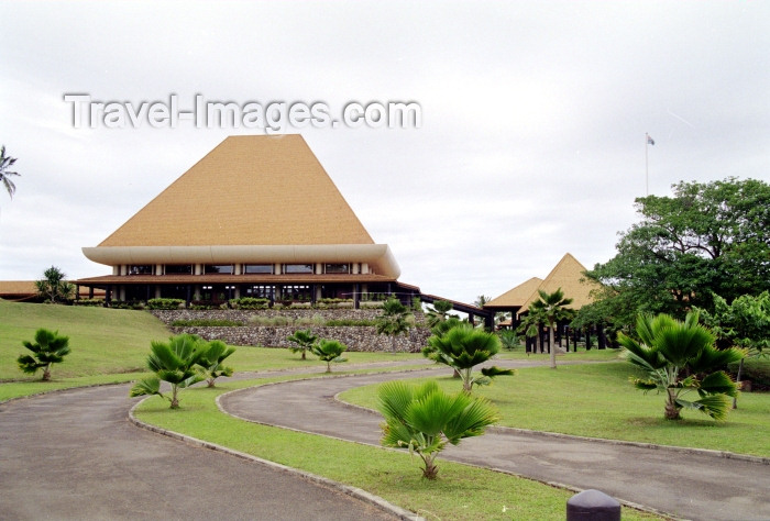 fiji2: Suva, Viti Levu island, Fiji: Parliament House with traditional tall roof - photo by R.Eime - (c) Travel-Images.com - Stock Photography agency - Image Bank