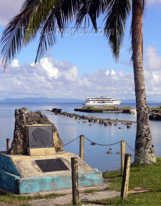 fiji39: Rabi Island, Vanua Levu Group, Northern division, Fiji: monument to the migration from Banaba Island, a phosphate island in Kiribati - photo by R.Eime - (c) Travel-Images.com - Stock Photography agency - Image Bank