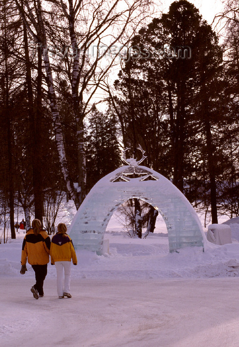 fin100: Finland - Lapland - Kemi - snow castle - outer entrance - Arctic images by F.Rigaud - (c) Travel-Images.com - Stock Photography agency - Image Bank