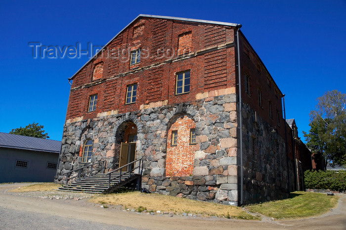 fin121: Finland - Helsinki, a building from Suomenlinna sea fortress - photo by Juha Sompinmäki - (c) Travel-Images.com - Stock Photography agency - Image Bank