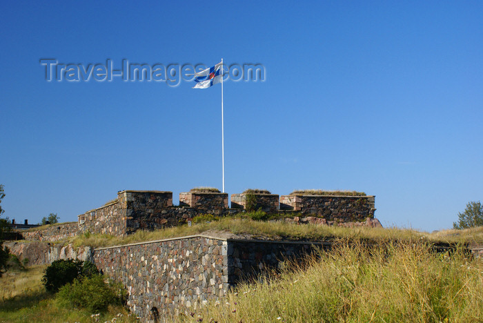 fin166: Helsinki, Finland: Finnish flag at Suomenlinna sea fortress - UNESCO World Heritage Site - photo by A.Ferrari - (c) Travel-Images.com - Stock Photography agency - Image Bank