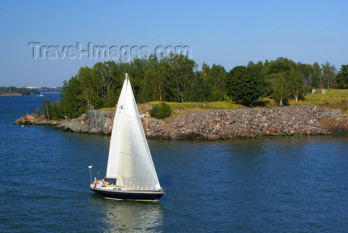 fin167: Helsinki, Finland: sailing boat passing by Suomenlinna sea fortress - UNESCO World Heritage Site - photo by A.Ferrari - (c) Travel-Images.com - Stock Photography agency - Image Bank