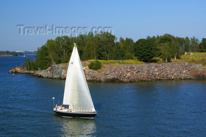 fin167: Helsinki, Finland: sailing boat passing by Suomenlinna sea fortress - UNESCO World Heritage Site - photo by A.Ferrari - (c) Travel-Images.com - Stock Photography agency - Image Bank