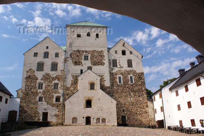 fin177: Turku, Western Finland province - Finland Proper region / Varsinais-Suomi - Finland: medieval keep of Turku castle - a former prison / Turun linna / Åbo slott - photo by A.Ferrari - (c) Travel-Images.com - Stock Photography agency - Image Bank