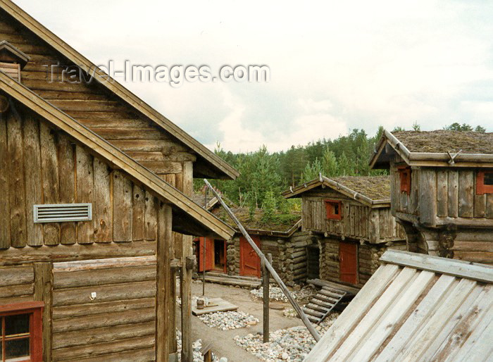 fin20: Finland - Petajaniemi village: ancestral houses (photo by Miguel Torres) - (c) Travel-Images.com - Stock Photography agency - Image Bank