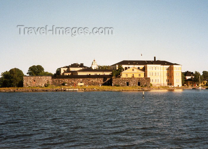 fin22: Finland / Suomi - Helsinki: harbour defences (photo by Miguel Torres) - (c) Travel-Images.com - Stock Photography agency - Image Bank