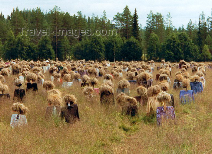 fin3: Finland - Southern Finland province - South Karelia region / Carelia: Silent People (photo by Miguel Torres) - (c) Travel-Images.com - Stock Photography agency - Image Bank