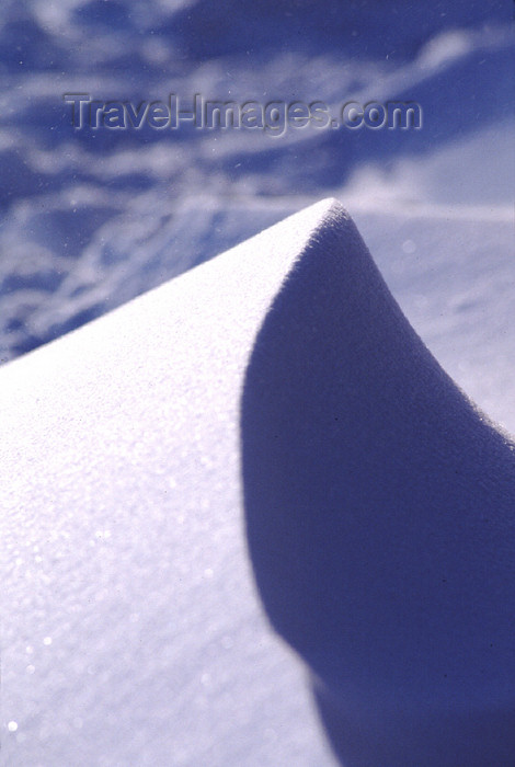 fin32: Finland - Lapland - snow dune - Arctic images by F.Rigaud - (c) Travel-Images.com - Stock Photography agency - Image Bank