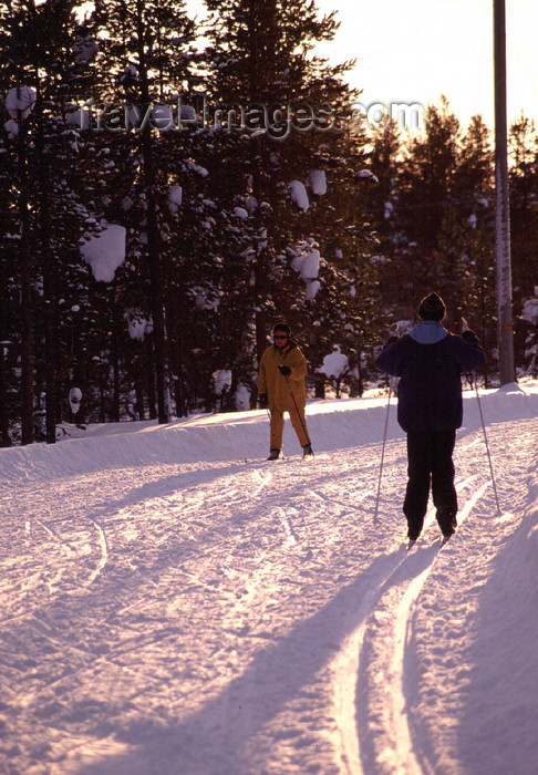 fin36: Finland - Lapland - Saarselkä - skiers - Arctic images by F.Rigaud - (c) Travel-Images.com - Stock Photography agency - Image Bank
