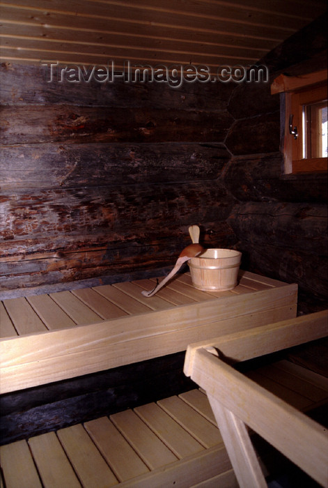 fin41: Finland - Lapland - Saariselkä - Kakslauttanen Lap Hotel & Igloo Village - sauna - Arctic images by F.Rigaud - (c) Travel-Images.com - Stock Photography agency - Image Bank