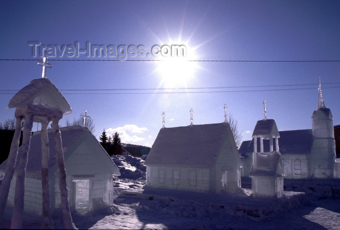 fin55: Finland - Lapland: ice churchs under the sun (photo by F.Rigaud) - (c) Travel-Images.com - Stock Photography agency - Image Bank