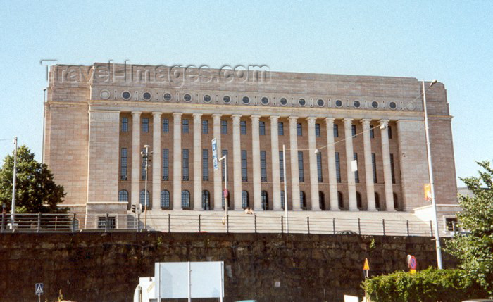 fin8: Finland / Suomi - Helsinki: Parliament's colonnade - Eduskunta (photo by Miguel Torres) - (c) Travel-Images.com - Stock Photography agency - Image Bank