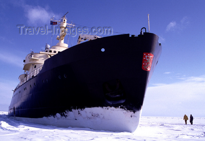 fin94: Finland - Lapland - Kemi - Gulf of Bothnia - Sampo icebreaker - prow - Arctic images by F.Rigaud - (c) Travel-Images.com - Stock Photography agency - Image Bank