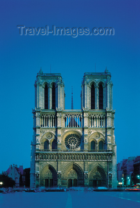 france100: Paris, France: Notre-Dame cathedral - west façade and entrance at dusk - French Gothic architecture - Unesco world heritage site - tourist attraction - Île de la Cité - 4th arrondissement - photo by A.Bartel - (c) Travel-Images.com - Stock Photography agency - Image Bank