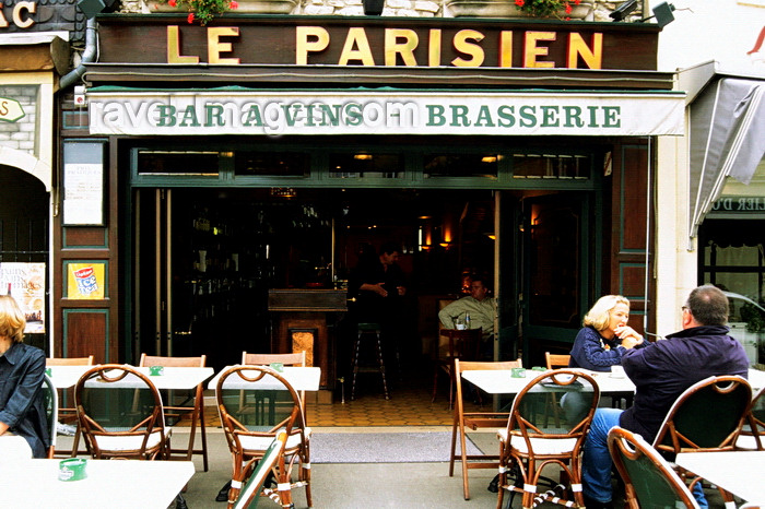 france1037: Beaune, Côte-d'Or, Burgundy / Bourgogne, France: 'Le Parisien' wine bar and beerhouse - rue d'Alsace - photo by K.Gapys - (c) Travel-Images.com - Stock Photography agency - Image Bank