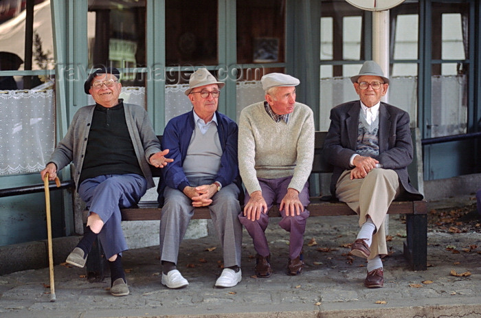 france1062: Vaucluse, PACA, France: four elderly Frenchman share a park bench - photo by C.Lovell - (c) Travel-Images.com - Stock Photography agency - Image Bank
