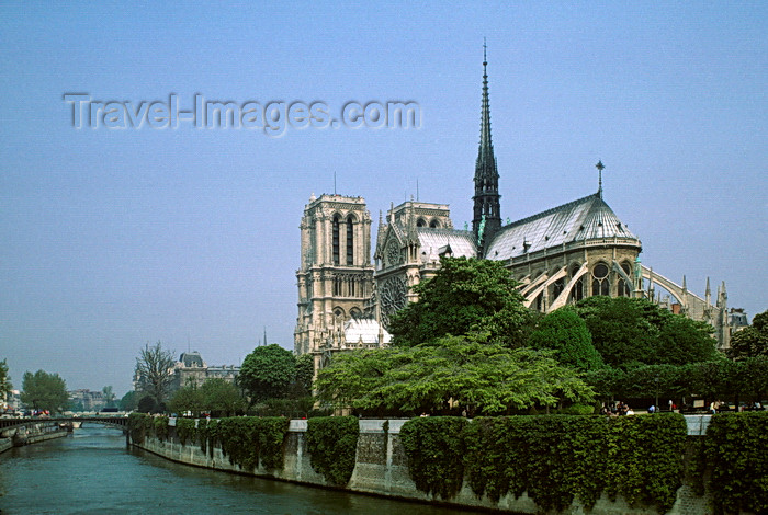 france1071: Paris, France: Notre Dame Cathedral, the Seine River and Ile Saint Louis - 4e arrondissement - photo by C.Lovell - (c) Travel-Images.com - Stock Photography agency - Image Bank