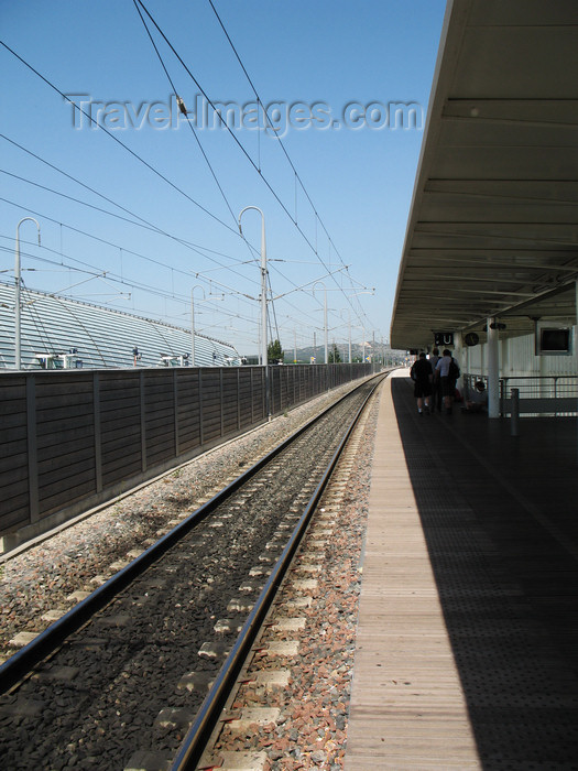 france1091: France - PACA - Vaucluse department - Avignon - Railway Station - the rails and overhead lines - photo by D.Hicks - (c) Travel-Images.com - Stock Photography agency - Image Bank