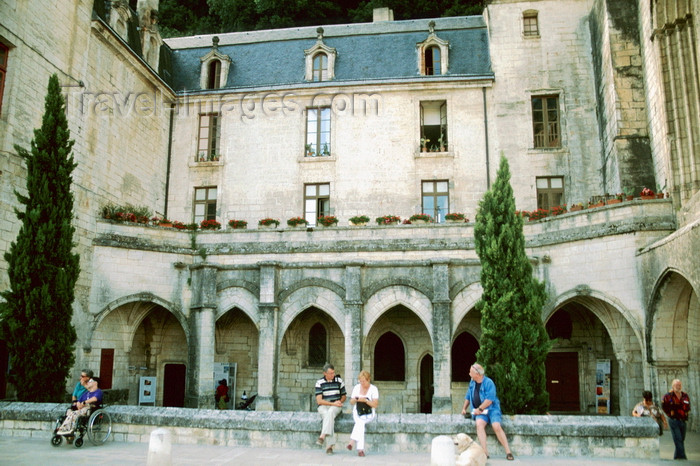 france1095: Brantôme / Brantòsme, Dordogne, Aquitaine, France: Benedictine abbey of Brantôme - pilgrimage route to Santiago de Compostela - photo by K.Gapys - (c) Travel-Images.com - Stock Photography agency - Image Bank