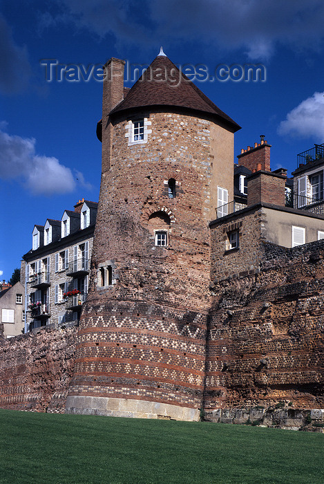 france1097: France - Le Mans (Sarthe, Pays de la Loire): town walls - photo by A.Bartel - (c) Travel-Images.com - Stock Photography agency - Image Bank