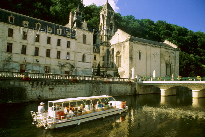 france1098: Brantôme / Brantòsme, Dordogne, Aquitaine, France: tour boat on theriver Dronne next to the Benedictine Abbey of Brantôme - founded in 769 by Charlemagne - the Romanesque bell-tower it the oldest in France - photo by K.Gapys - (c) Travel-Images.com - Stock Photography agency - Image Bank