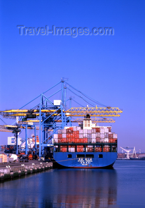 france1115: Le Havre, Seine-Maritime, Haute-Normandie, France: Hyundai Federal and Caillard Gantry Cranes - Container Port - photo by A.Bartel - (c) Travel-Images.com - Stock Photography agency - Image Bank