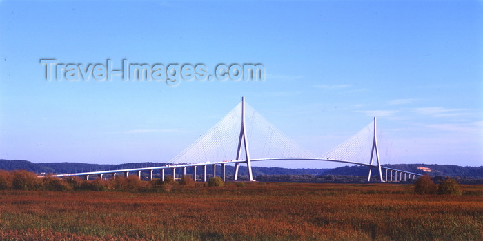 france1119: Le Havre, Seine-Maritime, Haute-Normandie, France: Normandy Bridge and the fields - photo by A.Bartel - (c) Travel-Images.com - Stock Photography agency - Image Bank