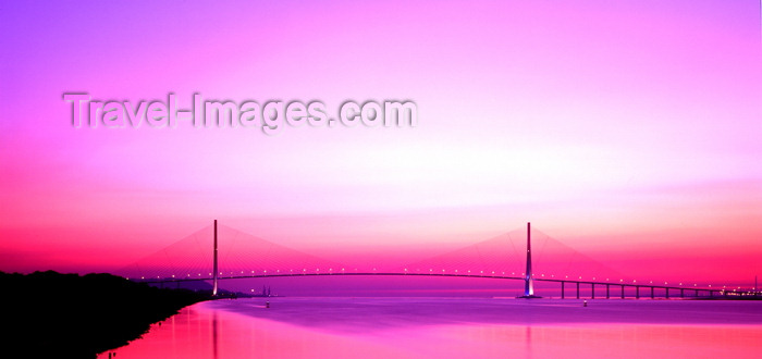 france1124: Le Havre, Seine-Maritime, Haute-Normandie, France: Normandy Bridge at dusk - pink sky - photo by A.Bartel - (c) Travel-Images.com - Stock Photography agency - Image Bank