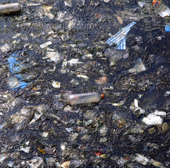 france1130: Le Havre, Seine-Maritime, Haute-Normandie, France: port pollution - water covered in rubish - photo by A.Bartel - (c) Travel-Images.com - Stock Photography agency - Image Bank