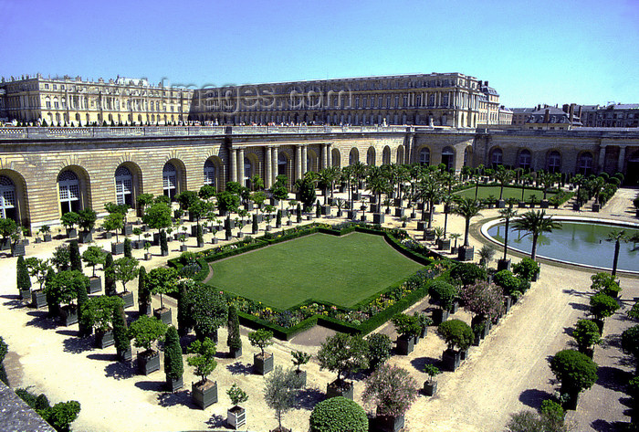 france1162: Versailles, Yvelines département, France: Palace of Versailles / Château de Versailles - castle and the orangery - orange trees are planted in boxes - photo by Y.Baby - (c) Travel-Images.com - Stock Photography agency - Image Bank