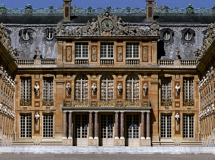 france1163: Versailles, Yvelines département, France: Palace of Versailles / Château de Versailles - palace main entrance - UNESCO world heritage site  - photo by Y.Baby - (c) Travel-Images.com - Stock Photography agency - Image Bank