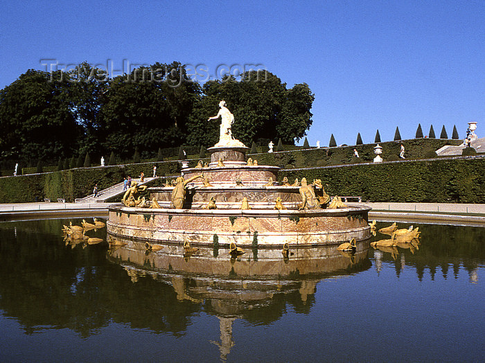 france1166: Versailles, Yvelines département, France: Palace of Versailles / Chateau de Versailles - fountain designed by André Le Nôtre - photo by Y.Baby - (c) Travel-Images.com - Stock Photography agency - Image Bank