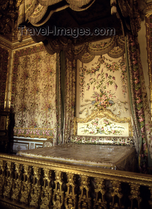 france1175: Versailles, Yvelines département, France: Palace of Versailles / Château de Versailles - the Queen's bedchamber - Grand Appartement de la Reine - photo by Y.Baby - (c) Travel-Images.com - Stock Photography agency - Image Bank