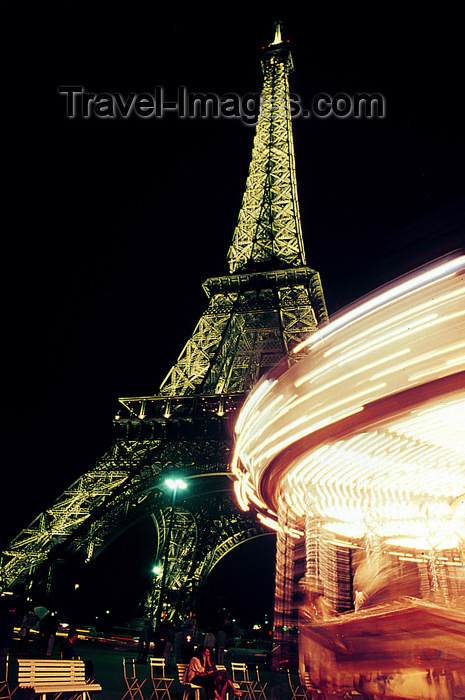 france1182: Paris: Eiffel tower and carrousel - nocturnal - photo by Y.Baby - (c) Travel-Images.com - Stock Photography agency - Image Bank