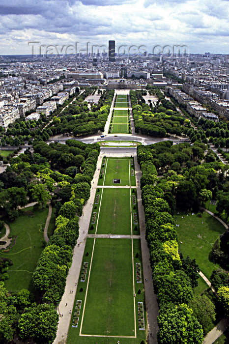 france1184: Paris: Champ de Mars seen from the Eiffel tower - 7th arrondissement - Tour Montparnasse in the distance - photo by Y.Baby - (c) Travel-Images.com - Stock Photography agency - Image Bank