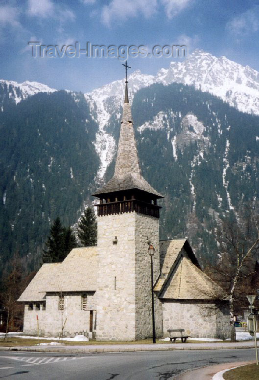 france12: France / Frankreich -  Praz-de-Chamonix (Haute-Savoi): Alpine Church - photo by M.Torres - (c) Travel-Images.com - Stock Photography agency - Image Bank