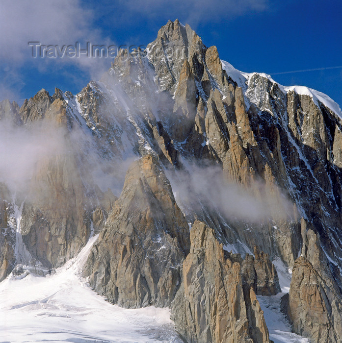 france1211: France  - Petit Dru / Petit Aiguille du Dru, Haute-Savoie: seen from the the mountain-station Le Montevers - scarp - west ridge of the Aiguille Verte, Graian Alps - photo by W.Allgower - (c) Travel-Images.com - Stock Photography agency - Image Bank