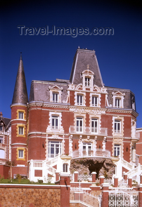 france1217: Le Havre, Seine-Maritime, Haute-Normandie, France: Restaurant, Villa Maritime - boulevard Albert 1er - architect Henry Toutain - photo by A.Bartel - (c) Travel-Images.com - Stock Photography agency - Image Bank