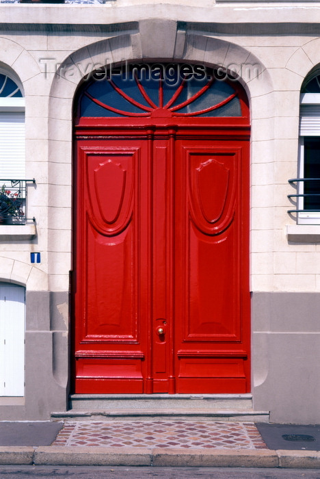 france1220: Le Havre, Seine-Maritime, Haute-Normandie, France: double red door - photo by A.Bartel - (c) Travel-Images.com - Stock Photography agency - Image Bank