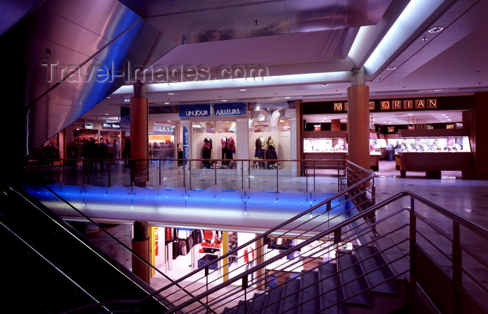 france1222: Le Havre, Seine-Maritime, Haute-Normandie, France: dark Shopping Mall - stairs - photo by A.Bartel - (c) Travel-Images.com - Stock Photography agency - Image Bank