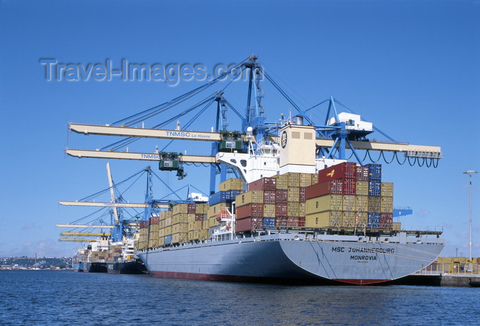 france1228: Le Havre, Seine-Maritime, Haute-Normandie, France: stern view MSC Johannesburg Container Ship - gantry cranes - photo by A.Bartel - (c) Travel-Images.com - Stock Photography agency - Image Bank