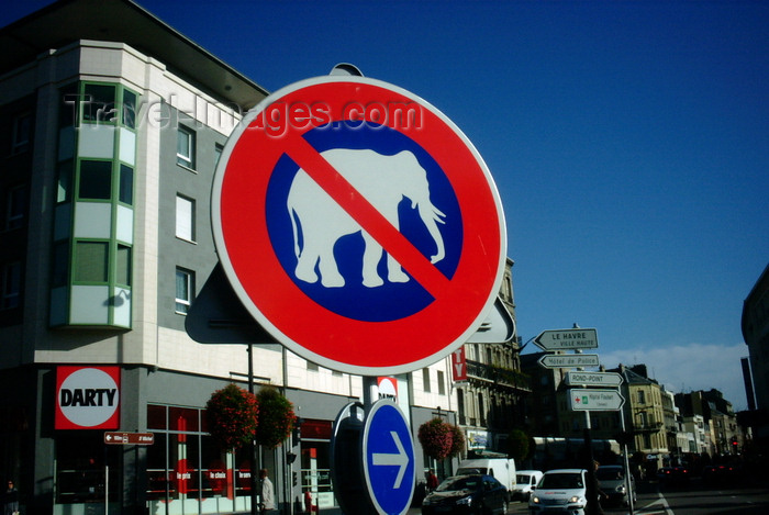 france1242: Le Havre, Seine-Maritime, Haute-Normandie, France: No Elephants traffic sign, Royal Deluxe - Darty - photo by A.Bartel - (c) Travel-Images.com - Stock Photography agency - Image Bank