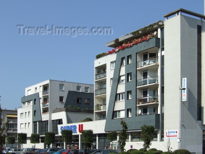 france1256: Le Havre, Seine-Maritime, Haute-Normandie, France: Super U Supermarket and Social Housing (HLM) - photo by A.Bartel - (c) Travel-Images.com - Stock Photography agency - Image Bank