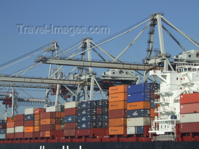 france1264: Le Havre, Seine-Maritime, Haute-Normandie, France: Loading Containers, Port cranes - photo by A.Bartel - (c) Travel-Images.com - Stock Photography agency - Image Bank