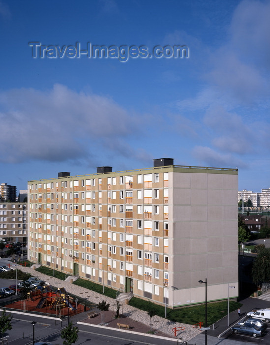 france1267: Le Havre, Seine-Maritime, Haute-Normandie, France: Council Housing - dull apartment blocks, HLM - photo by A.Bartel - (c) Travel-Images.com - Stock Photography agency - Image Bank