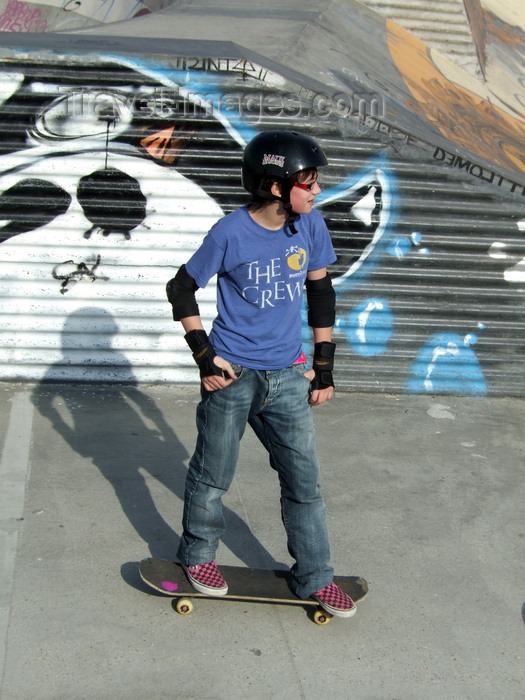 france1268: Le Havre, Seine-Maritime, Haute-Normandie, France: young skater at the skatepark - photo by A.Bartel - (c) Travel-Images.com - Stock Photography agency - Image Bank