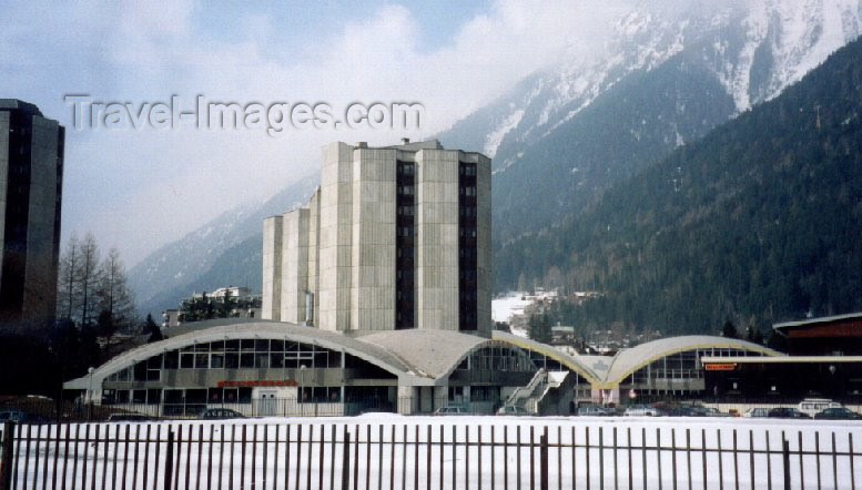 france13: France / Frankreich -  Chamonix-Mont-Blanc (Haute-Savoi): sports centre - photo by M.Torres - (c) Travel-Images.com - Stock Photography agency - Image Bank