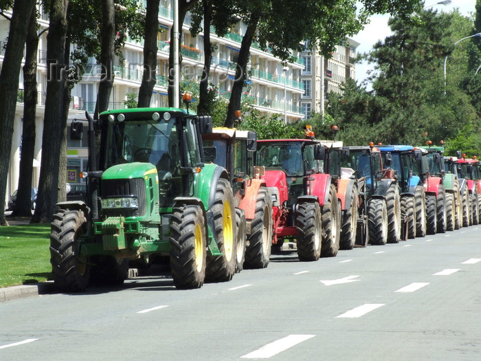 france1307: Le Havre, Seine-Maritime, Haute-Normandie, France: Farmers Protest, line of agricultural tractors - photo by A.Bartel - (c) Travel-Images.com - Stock Photography agency - Image Bank