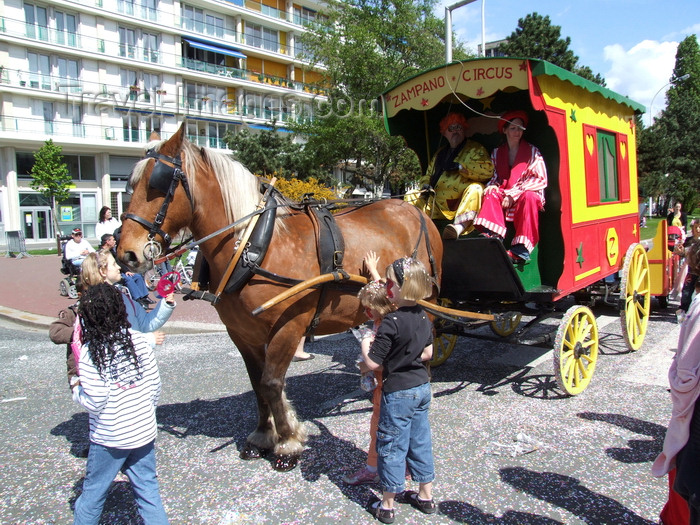 france1309: Le Havre, Seine-Maritime, Haute-Normandie, France: Circus Clown, Children's Carnival - Zampano Circus horse cart - photo by A.Bartel - (c) Travel-Images.com - Stock Photography agency - Image Bank